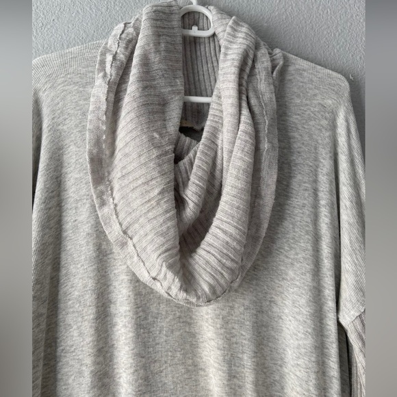 Bordeaux | Women's Light Gray Long Sleeve Tunic Cowl Neck Top Size S - Picture 3 of 7